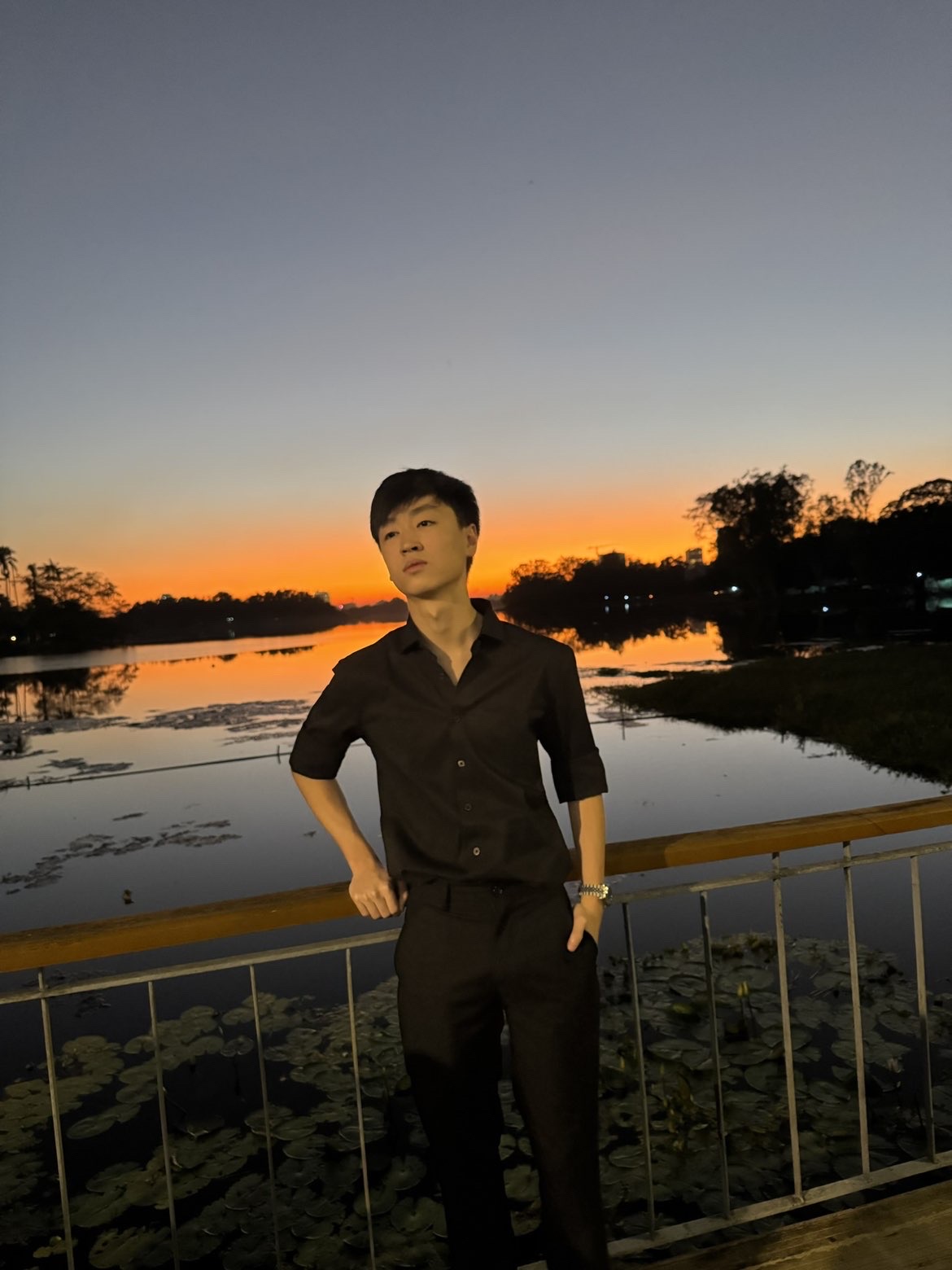 Lin Htet Ko, student team and donor